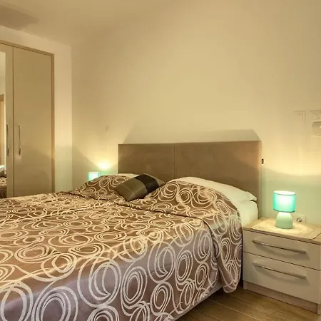 Luxury Compelx Aurora-mar With 2 Pools And 8 Bedrooms, 200m From The - Wiibuk * Banjole
