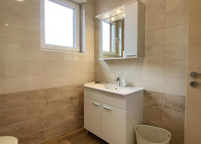 Luxury Compelx Aurora-mar With 2 Pools And 8 Bedrooms, 200m From The - Wiibuk *