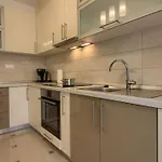 Villa Luxury Compelx Aurora-mar With 2 Pools And 8 Bedrooms, 200m From The - Wiibuk