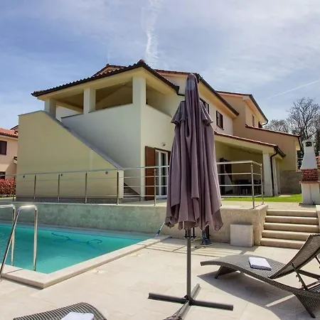 Luxury Compelx Aurora-mar With 2 Pools And 8 Bedrooms, 200m From The - Wiibuk 班约勒