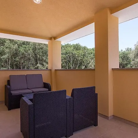 Luxury Compelx Aurora-mar With 2 Pools And 8 Bedrooms, 200m From The - Wiibuk *