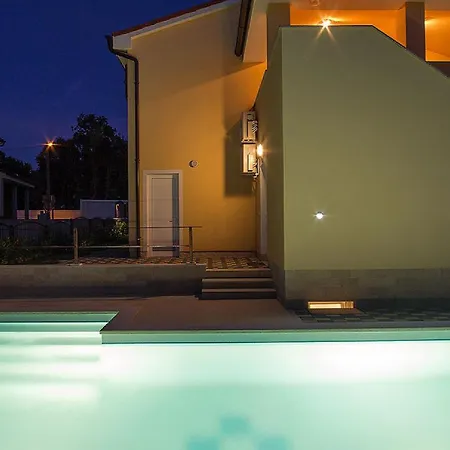 Luxury Compelx Aurora-mar With 2 Pools And 8 Bedrooms, 200m From The - Wiibuk Villa Banjole
