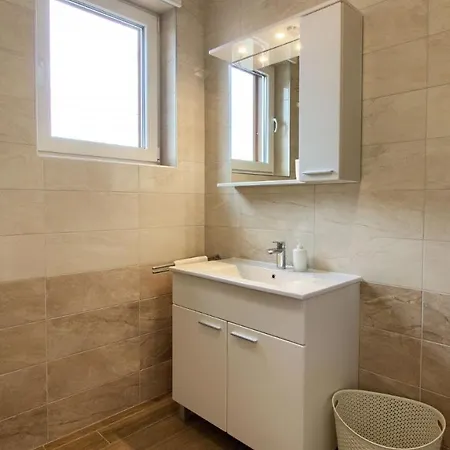 Luxury Compelx Aurora-mar With 2 Pools And 8 Bedrooms, 200m From The - Wiibuk *