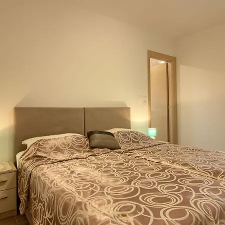 Luxury Compelx Aurora-mar With 2 Pools And 8 Bedrooms, 200m From The - Wiibuk Villa