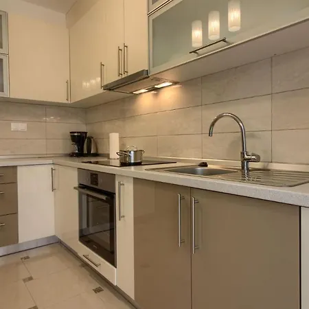 别墅 Luxury Compelx Aurora-mar With 2 Pools And 8 Bedrooms, 200m From The - Wiibuk