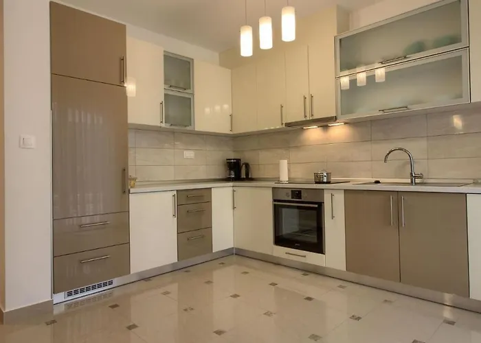 Villa Luxury Compelx Aurora-mar With 2 Pools And 8 Bedrooms, 200m From The - Wiibuk